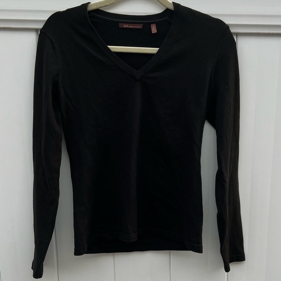 525 America Black V Neck Women's Size Medium Classic Versatile Pullover Sweater - Picture 2 of 6
